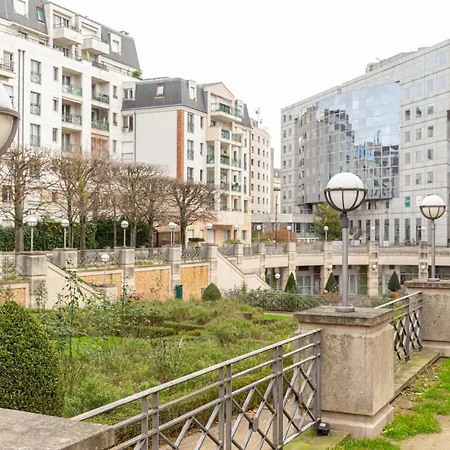 Le Cosy - Free Parking - 2 Min Metro - 5 Min Paris Apartment *